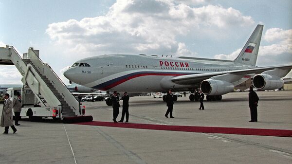Самолет президента России Бориса Ельцина ИЛ-96