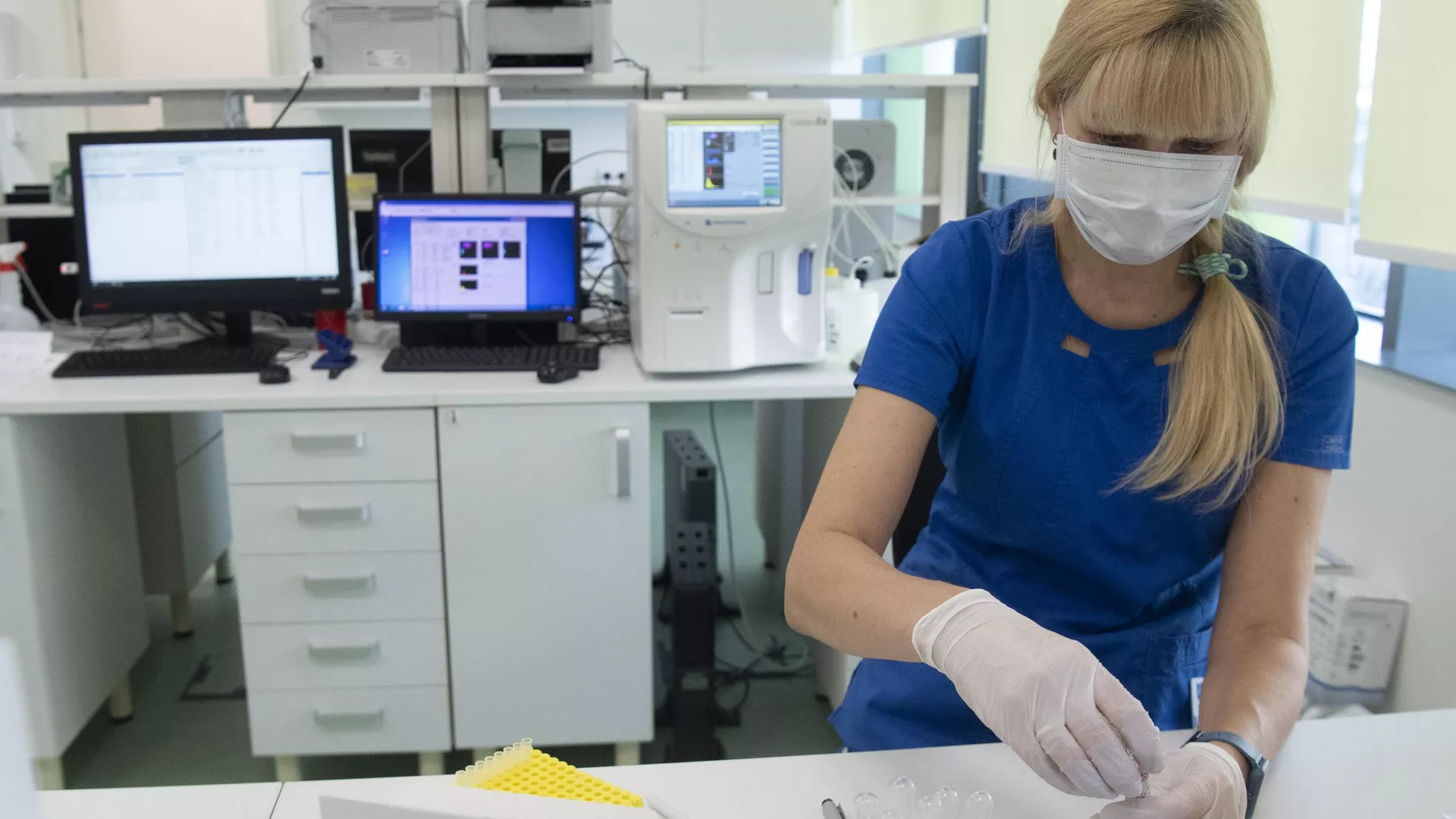 Экспресс-диагностика на антитела к коронавирусу в клинике Hadassah Medical Moscow в Сколково Экспресс-диагностика на антитела к коронавирусу в клинике Hadassah Medical Moscow в Сколково - РИА Новости, 1920, 23.09.2020