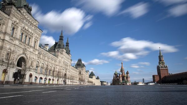 Пустая Красная площадь в Москве в дни действия режима повышенной готовности