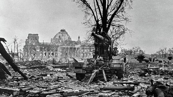 Рейхстаг после взятия Берлина советскими войсками