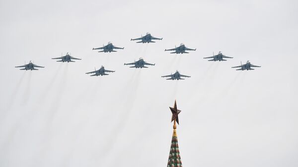 Истребители МиГ-29 и Су-30СМ на репетиции воздушной части парада Победы в Москве