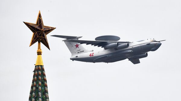 Авиационный комплекс дальнего радиолокационного обнаружения А-50У на репетиции воздушного парада Победы в Москве