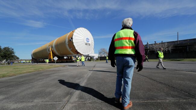 Центральный блок ракеты SLS космической программы Артемида