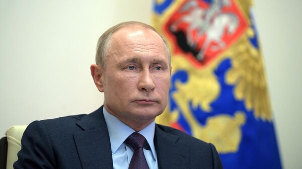 Президент РФ Владимир Путин проводит в режиме видеоконференции совещание по вопросам реализации мер поддержки экономики и социальной сферы