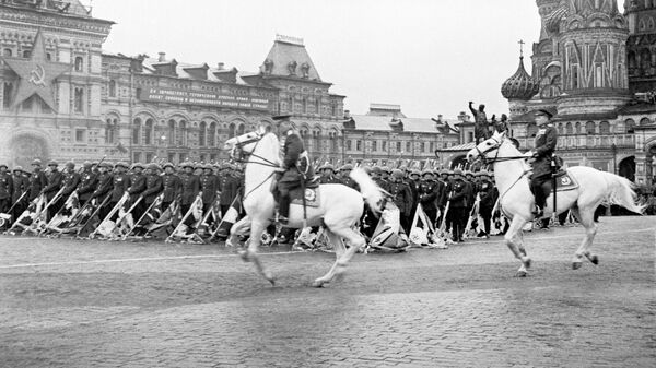 Парад на Красной площади в Москве в ознаменование победы СССР над Германией в Великой Отечественной войне 24 июня 1945 года