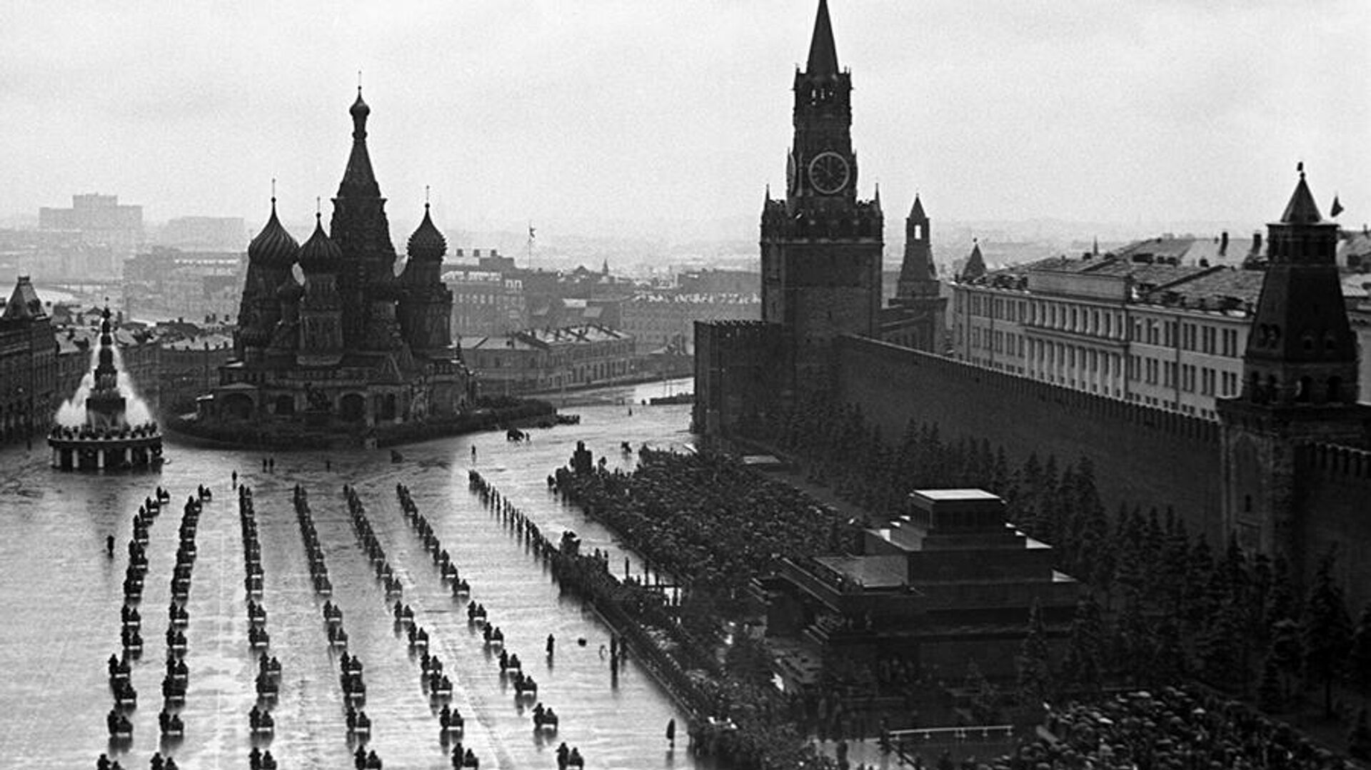 Парад Победы на Красной площади 24 июня 1945 года - РИА Новости, 1920, 09.05.2020
