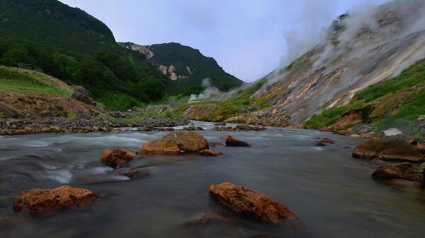 Река Гейзерная в Долине Гейзеров в Кроноцком государственном природном биосферном заповеднике на Камчатке