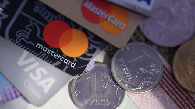 Mastercard и Visa приостанавливают работу в России. В Национальной системе платежных карт предложили альтернативу