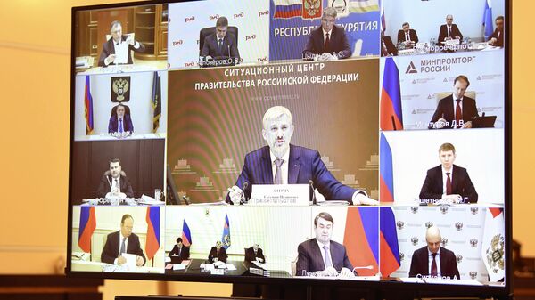 Участники совещания по вопросам развития транспорта президента РФ Владимира Путина в режиме видеоконференции