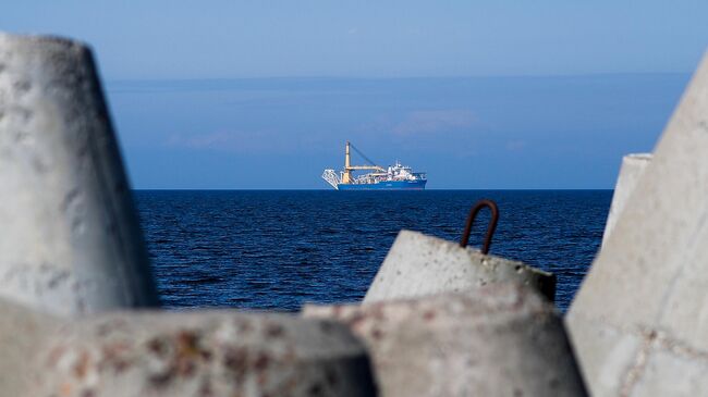 Российское краново-монтажное трубоукладочное судно Академик Черский