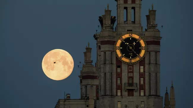 Суперлуние в Москве. 7 мая 2020