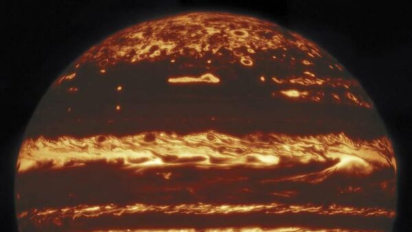 Изображение диска Юпитера в инфракрасном свете, составленное из снимков девяти отдельных наблюдательных сессий, проведенных обсерваторией Джемини 29 мая 2019 года