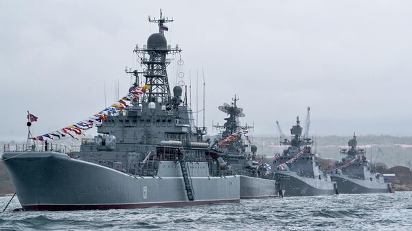 Корабли Черноморского флота ВМФ России во время генеральной репетиции парада Победы в Севастополе