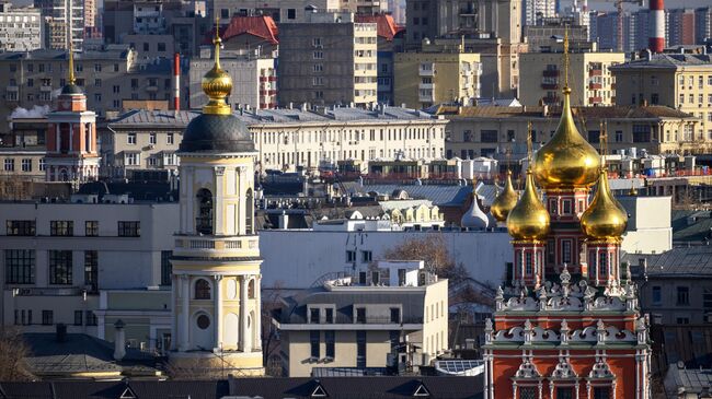 Храм Воскресения Христова в Кадашах и Храм во имя иконы Божией Матери Всех скорбящих Радость на Ордынке в Москве