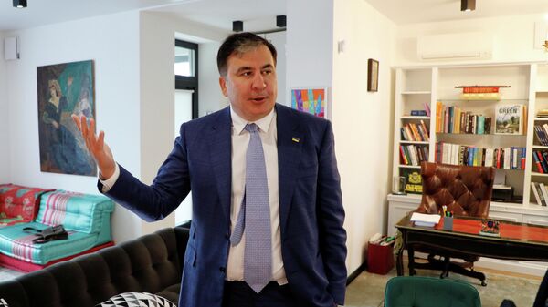 Михаил Саакашвили после интервью в своем доме