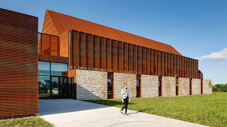 Католическая церковь Св. Евангелиста Луки. Анкени, США. Neumann Monson Architects, номинация New Facilities Католическая церковь Св. Евангелиста Луки. Анкени, США. Neumann Monson Architects, номинация New Facilities