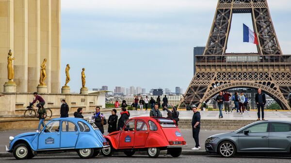 Кризис во Франции нанесет удар в самое сердце еврозоны, пишет Блумберг