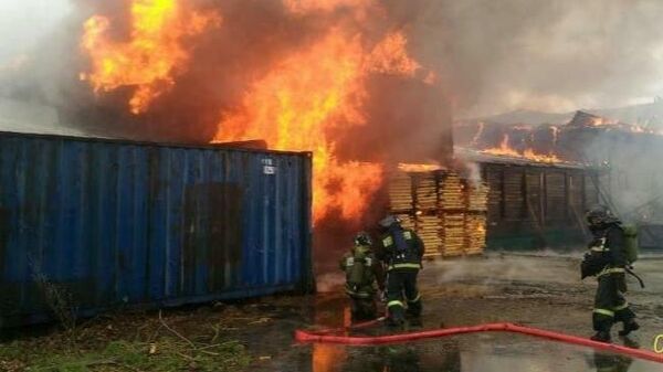 Пожар на деревообрабатывающем предприятии в Иркутской области
