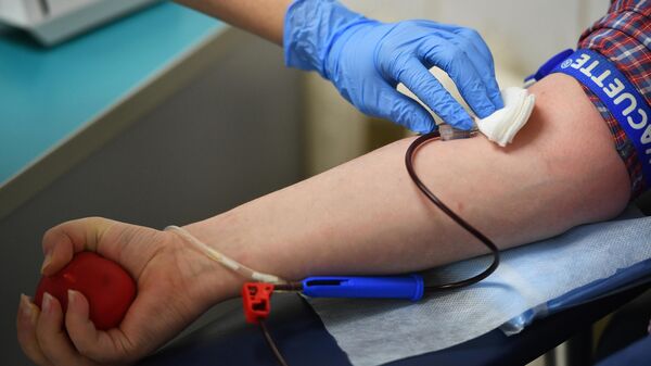Забор крови у донора в ФГБУЗ Центр крови Федерального медико-биологического агентства в Москве