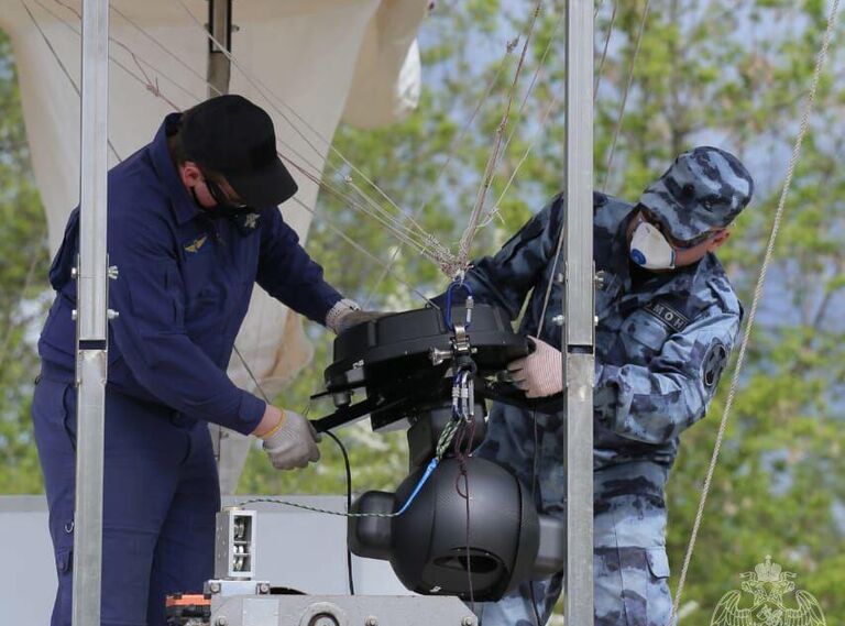 В Московской области в ходе обеспечения правопорядка росгвардейцы использовали высотный комплекс видеонаблюдения ОКО на базе аэростата В Московской области в ходе обеспечения правопорядка росгвардейцы использовали высотный комплекс видеонаблюдения ОКО на базе аэростата