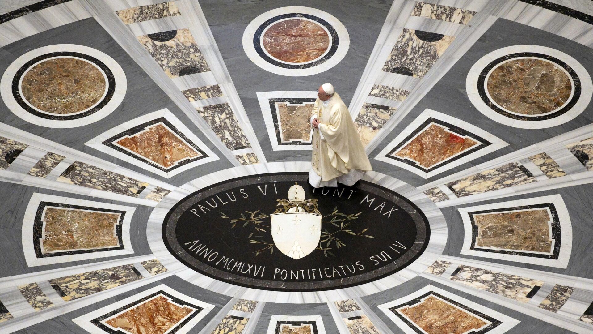 Папа Франциск проводит мессу в память о столетии со дня рождения святого Иоанна Павла II в Базилике Святого Петра - РИА Новости, 1920, 01.06.2020
