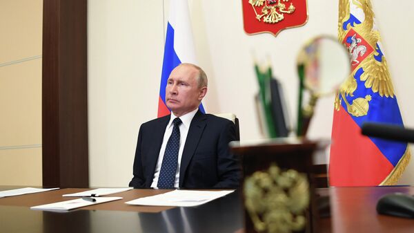 Президент РФ Владимир Путин проводит в режиме видеоконференции совещание по реализации ранее принятых мер поддержки экономики и социальной сферы