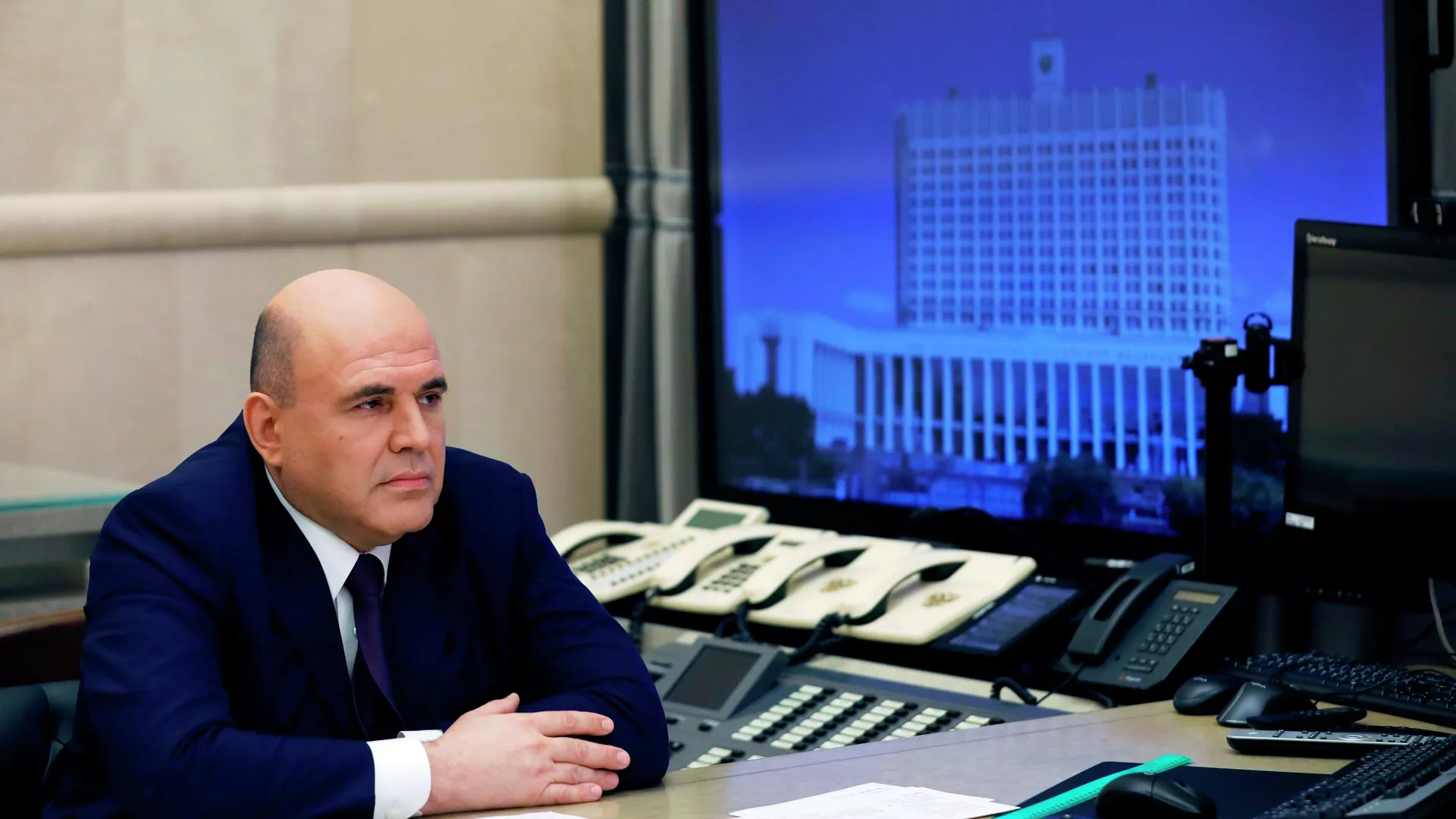 Председатель правительства РФ Михаил Мишустин во время совещания в формате видеоконференции президента РФ Владимира Путина с членами правительства РФ Председатель правительства РФ Михаил Мишустин во время совещания в формате видеоконференции президента РФ Владимира Путина с членами правительства РФ - РИА Новости, 1920, 03.03.2025