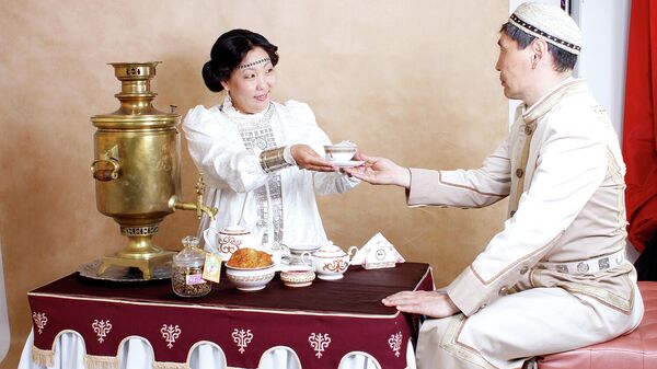 Для продвижения культуры чаепития Ассоциация гостеприимства РС (Я) воспроизвела чайную церемонию на основе якутских традиций в виде мастер-классов