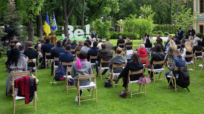 Президент Украины Владимир Зеленский во время пресс-конференции, посвященной первой годовщине пребывания на посту