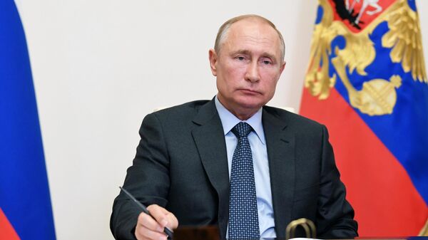 Президент РФ Владимир Путин во время видеоконференции 