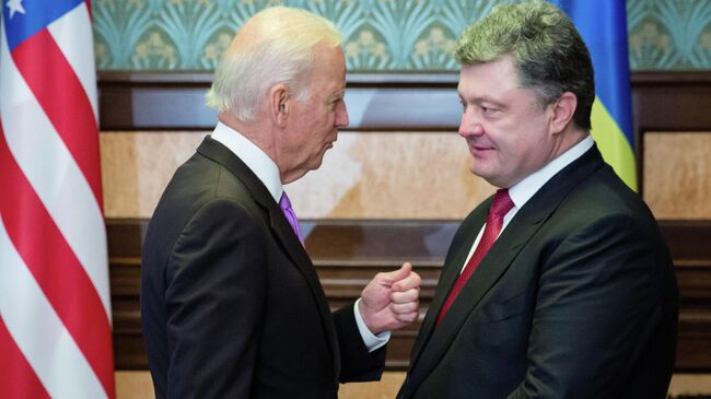 Вице-президент США Джо Байден и президент Украины Петр Порошенко