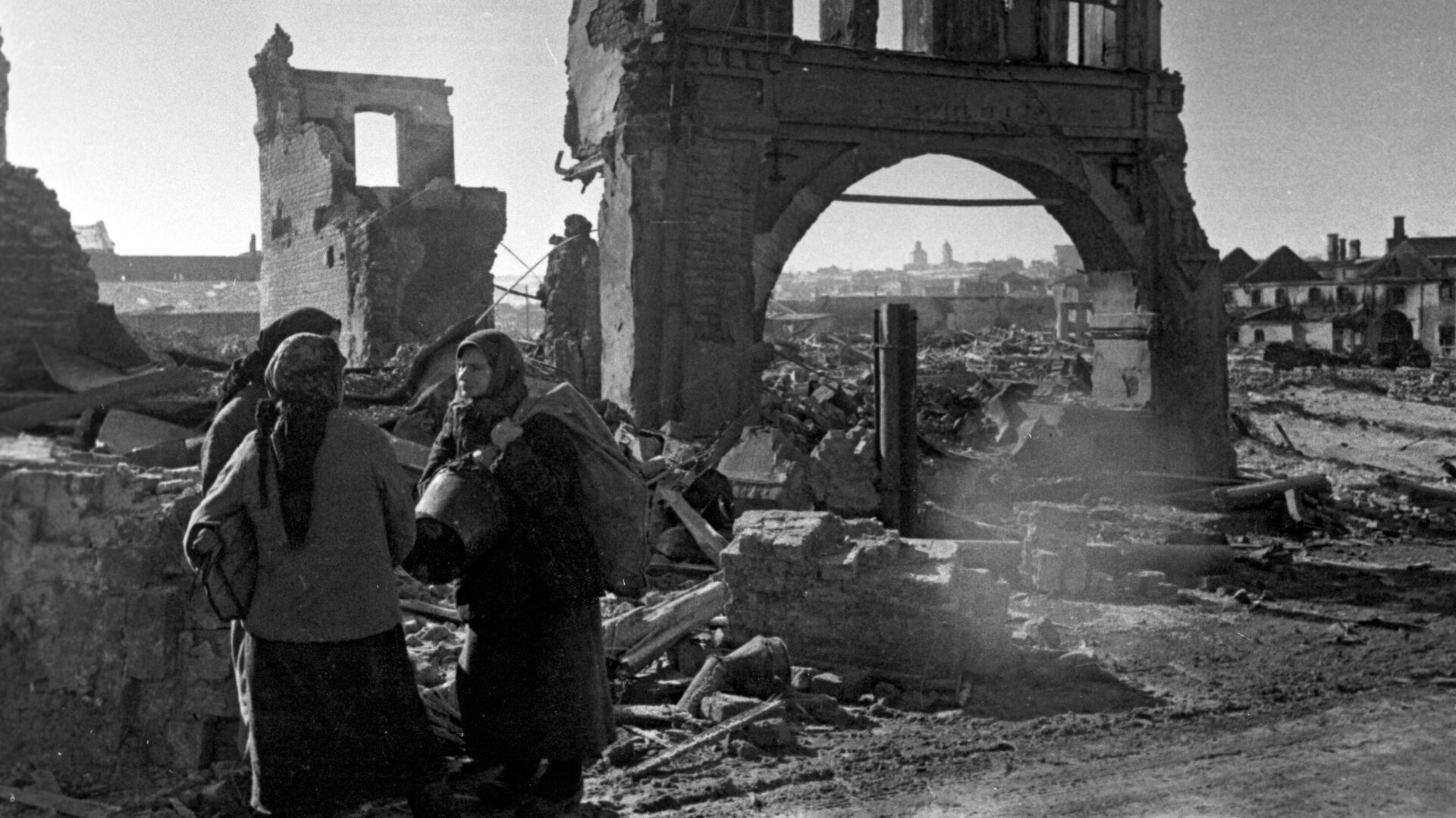 Руины города Вязьмы после боев за освобождение от немецко-фашистских захватчиков - РИА Новости, 1920, 21.05.2020