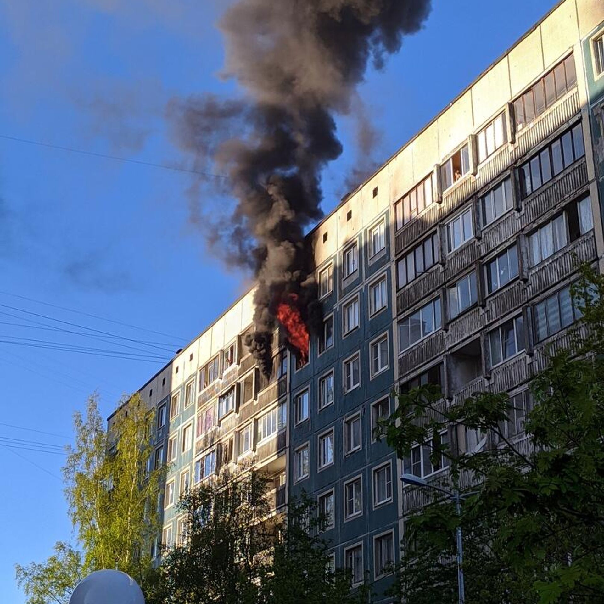 В Петербурге при пожаре в многоэтажке погибли два человека - РИА Новости,  23.05.2020