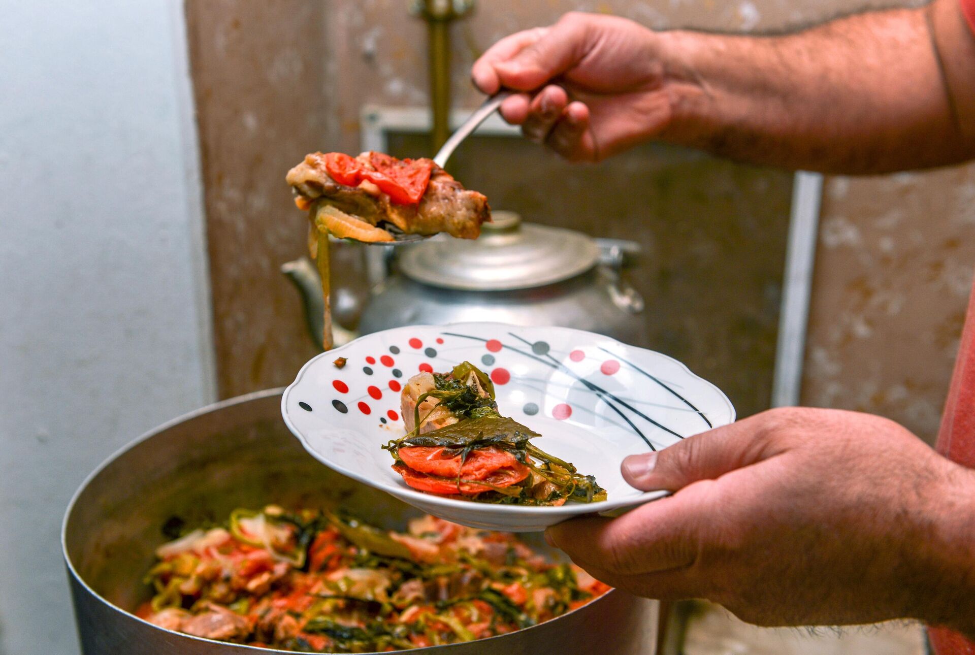 Блюдо, приготовленное для вечернего разговения в день праздника Ураза-байрам в Баку - РИА Новости, 1920, 19.02.2024