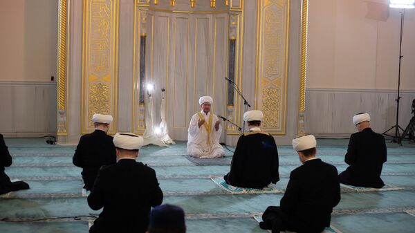 Празднование Ураза-байрама в Московской соборной мечети