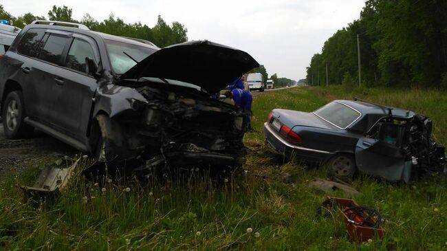 На месте ДТП с участием двух легковых автомобилей на федеральной автодороге Р-351 в Свердловской области