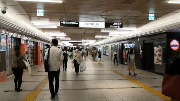Прогулки по городу и магазинам: как Япония возвращается к нормальной жизни
