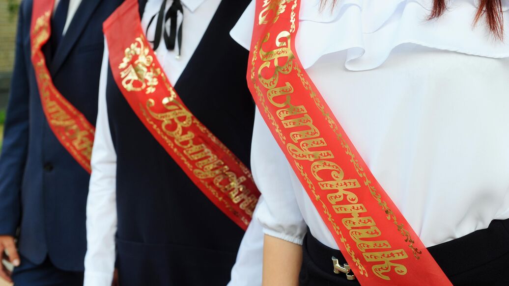 Выпускники, исполнившие гимн Украины в Тольятти, раскаялись