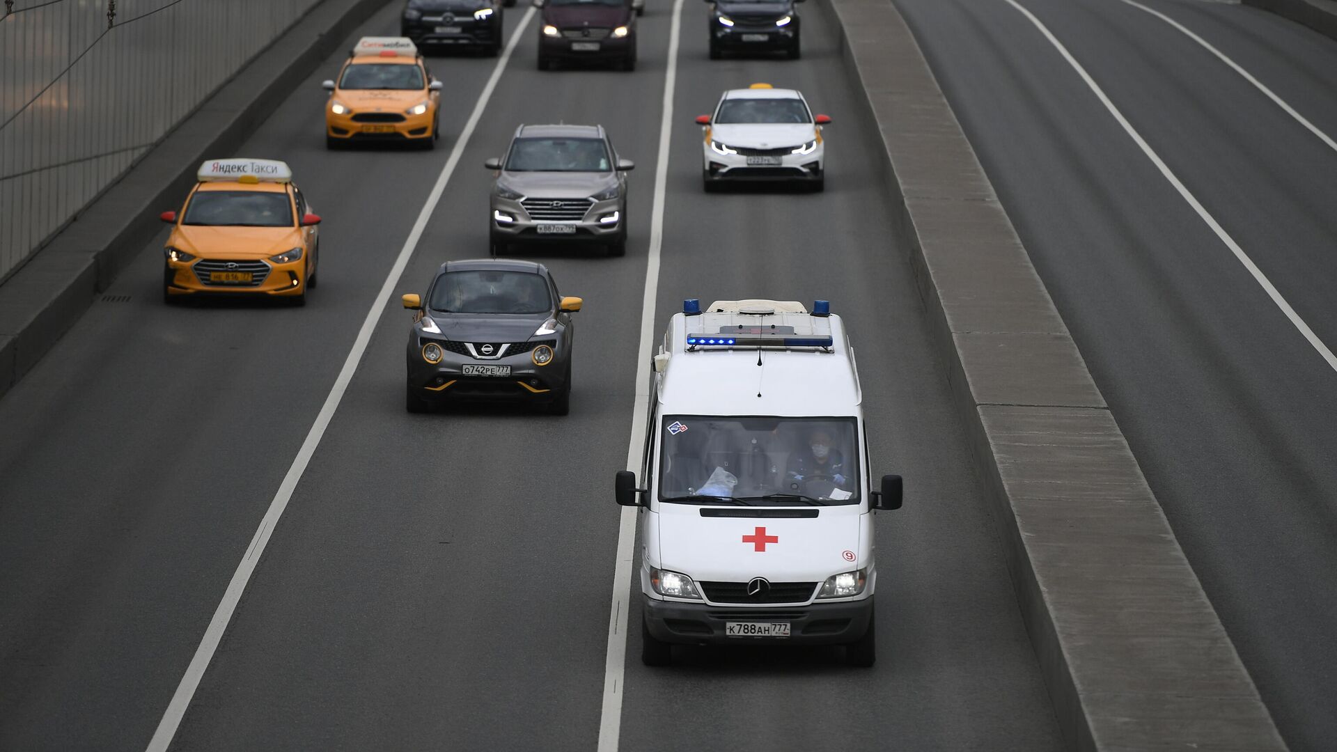 Автомобиль скорой помощи в Москве Автомобиль скорой помощи в Москве - РИА Новости, 1920, 02.10.2020