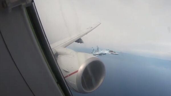 Перехват американского самолета-разведчика Poseidon P-8A над Средиземным морем российскими Су-35