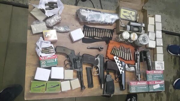 Огнестрельное оружие и боеприпасы, изъятые сотрудниками ФСБ РФ