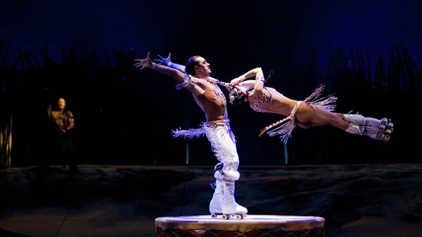 Номер на роликовых коньках из шоу TOTEM труппы Cirque du Soleil
