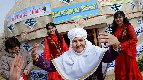 Жители города Байконур во время праздника Навруз