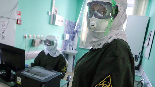 Сотрудники инфекционного корпуса Республиканской детской клинической больницы во Владикавказе, где лечат пациентов с COVID-19 Сотрудники инфекционного корпуса Республиканской детской клинической больницы во Владикавказе, где лечат пациентов с COVID-19
