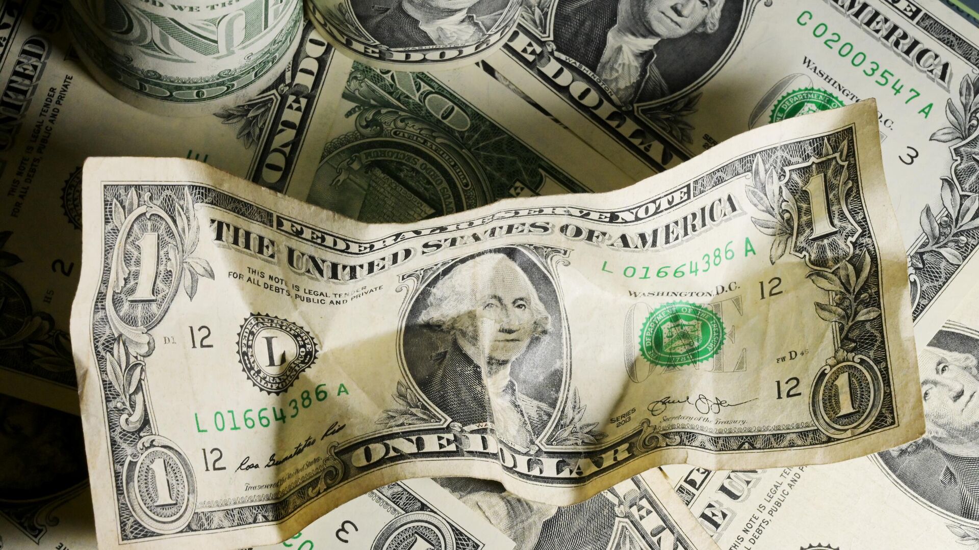 Россиянам дали совет по подходящему времени для покупки доллара