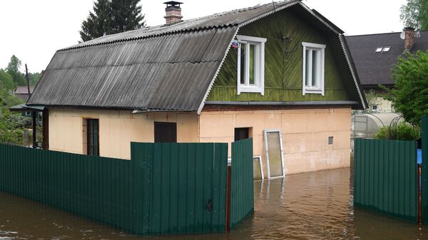 Подтопленной дом в поселке Нахабино Московской области