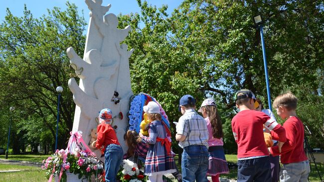 Памятник погибшим детям Донбасса Памятник погибшим детям Донбасса