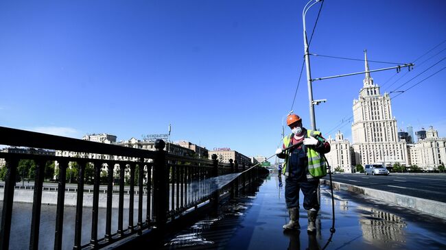 Дезинфекция дорог и тротуаров в Москве