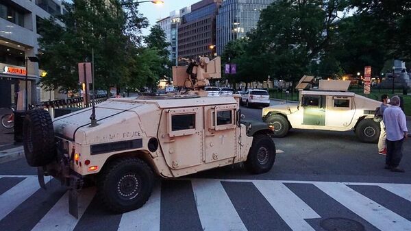 Автомобили Национальной гвардии США в Вашингтоне