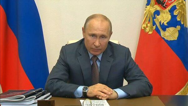 Путин заявил о необходимости поддерживать граждан и уверенно двигаться вперед
